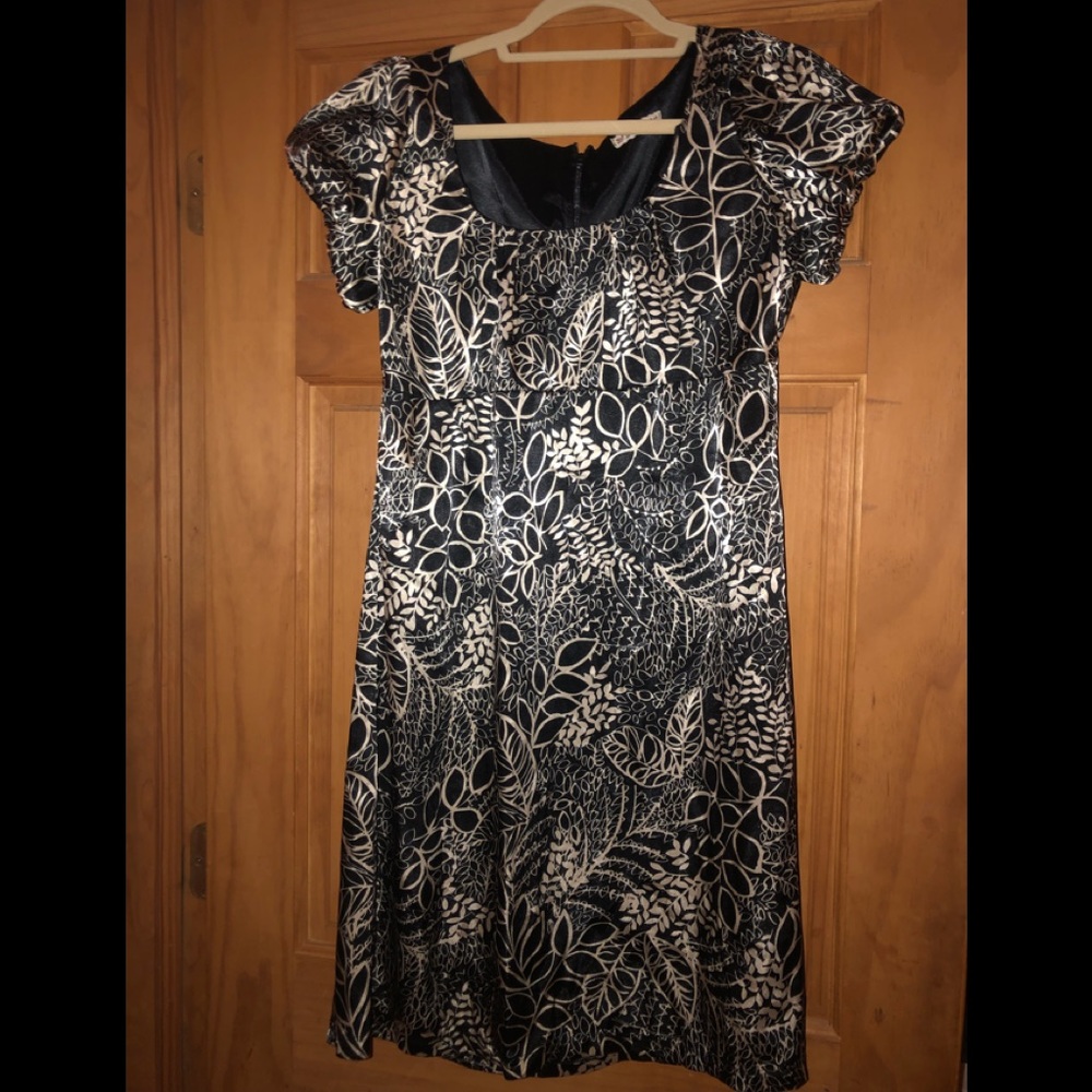 Forever 21 (vintage) Black & cream /ivory silk dress, puffed sleeve. Worn once